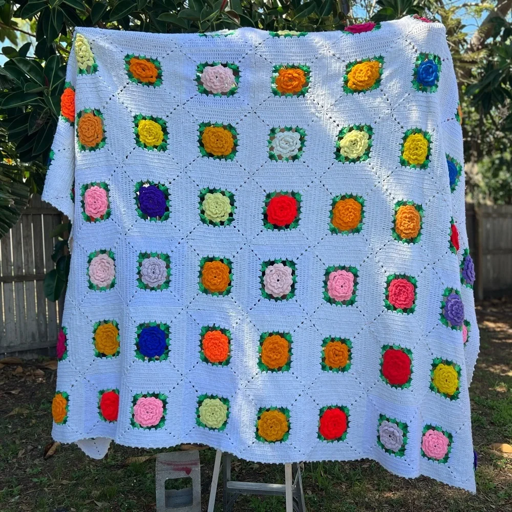 Vintage Handmade Crochet Granny Square Flower Blanket White 3D Roses Throw